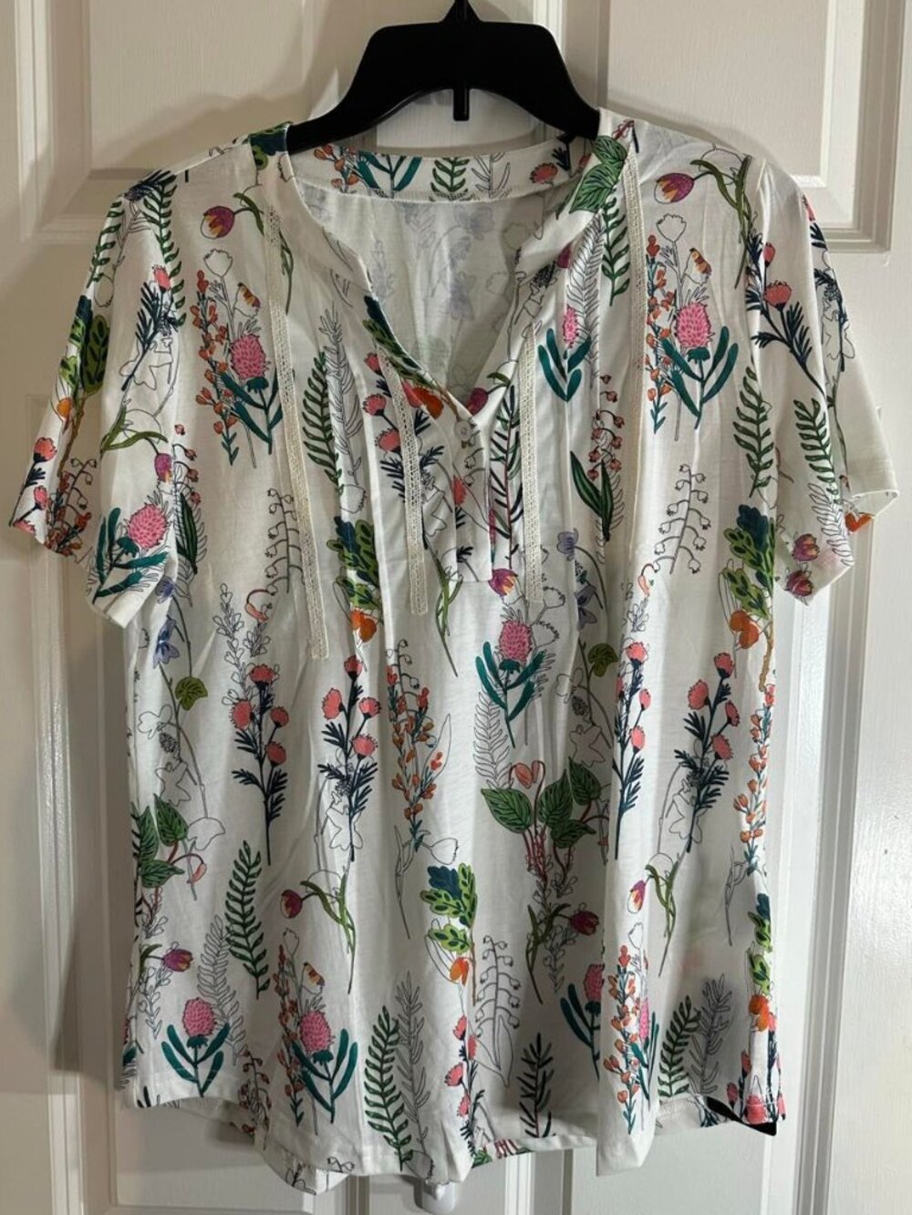 Croft & Barrow White Botanical Floral Tie Neck Top Lace Trim Short Sleeve XL